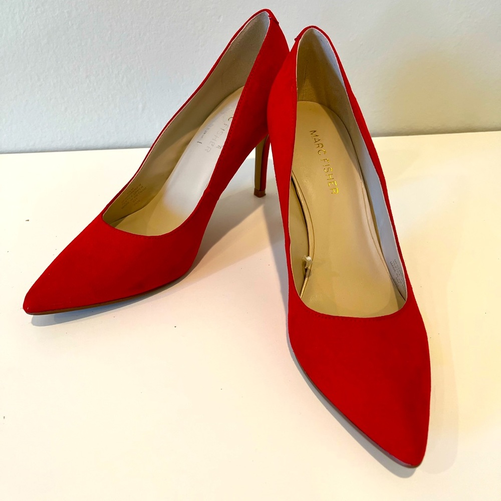 Marc Fisher Women’s Red suede stilettos. Sz. 7.5